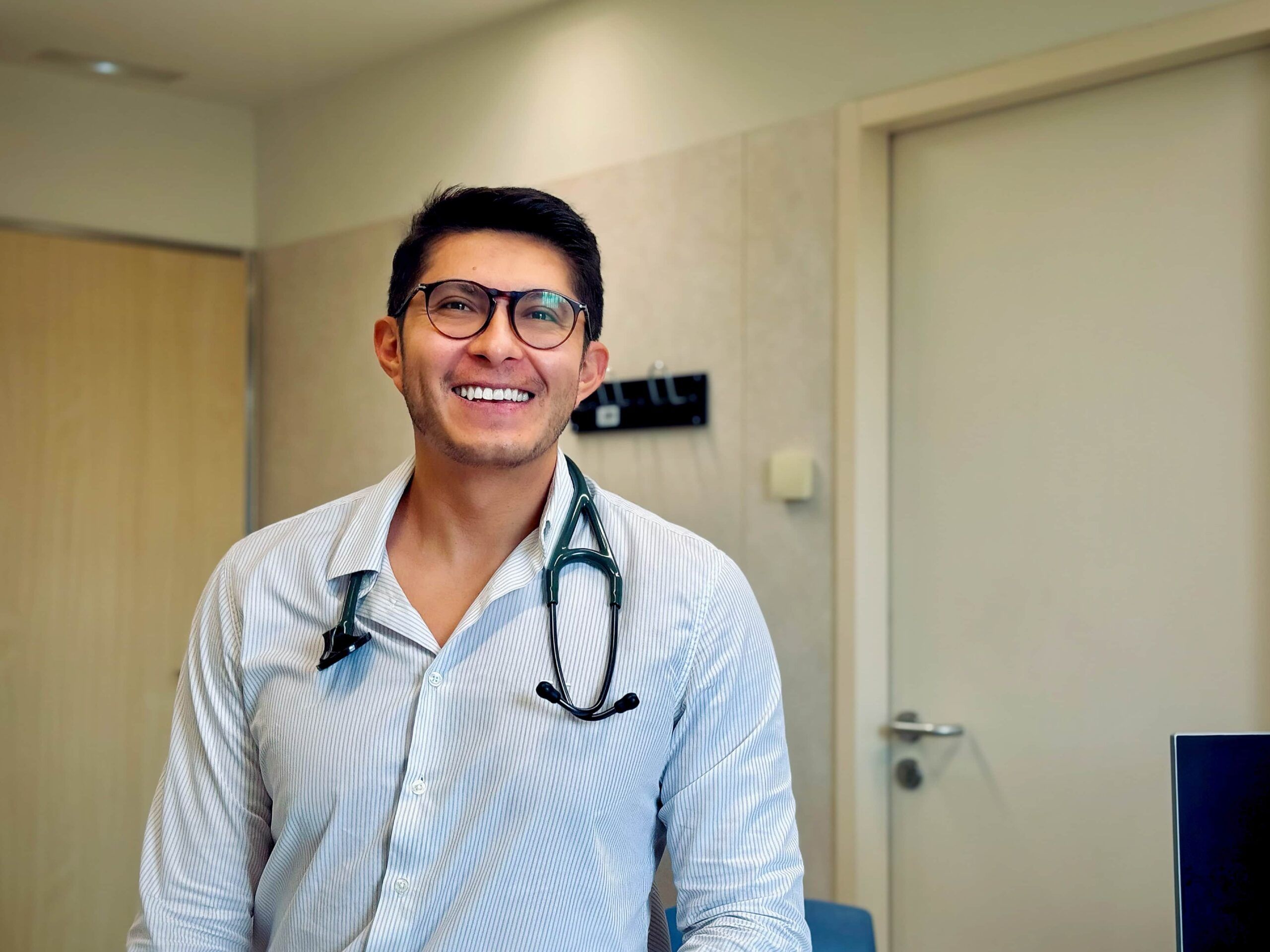 hot to see a doctor in Barcelona